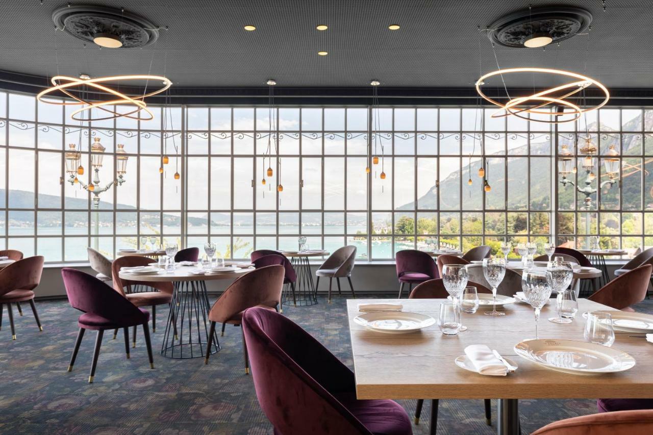 Le Palace De Menthon Exteriér fotografie Restaurant